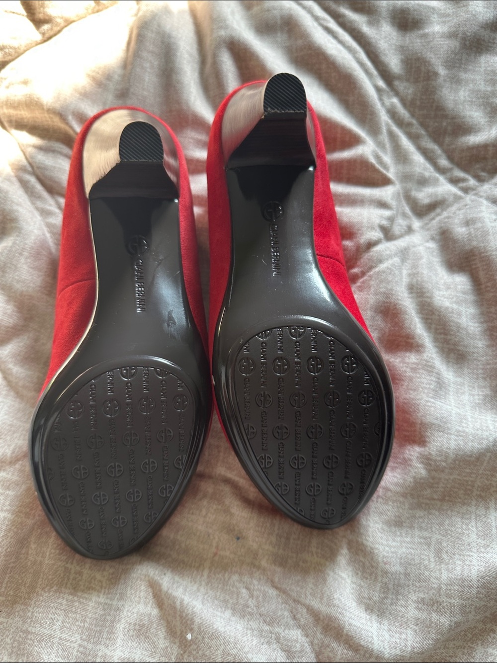 Gianni Bini Vibrant Red Suede heels - Picture 3 of 6